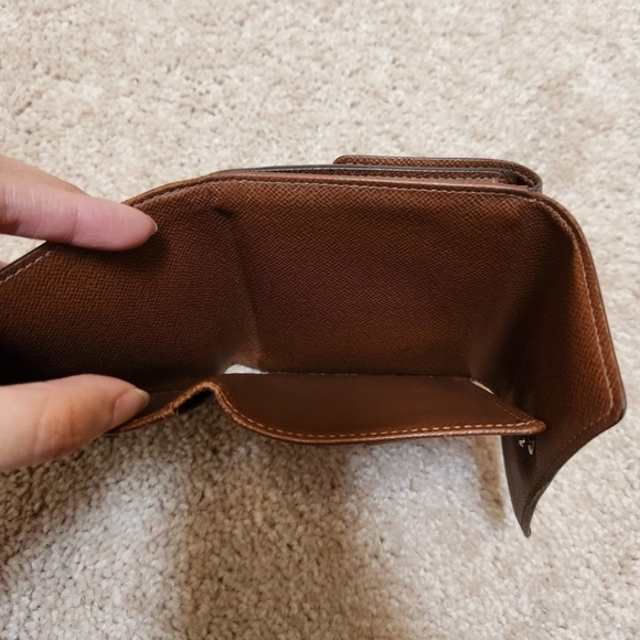 Vintage Louis Vuitton Monogram Compact Wallet - Picture 4 of 13